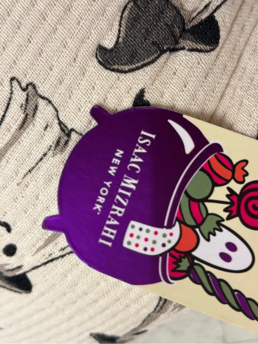 Isaac Mizrahi playful ghost